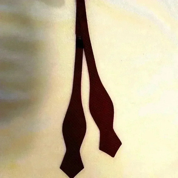 Brand New Sprezza Bow tie - Picture 2 of 2